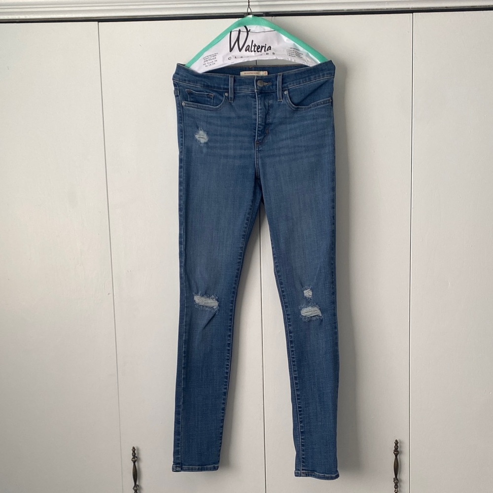 Levi's Women's Blue Distressed Skinny Jeans